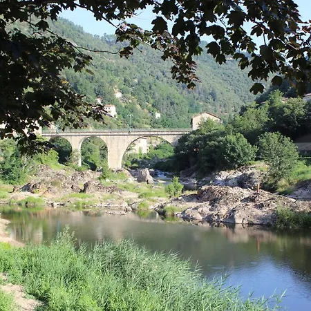 La Riveraine Et Les Bicyclettes *
